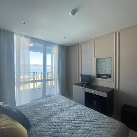 Paradiso 'в' 201 One Bedroom