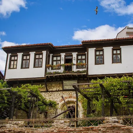 Paradiso 'в' 201 One Bedroom *