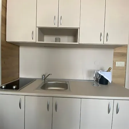 Paradiso 'в' 201 One Bedroom Апартамент