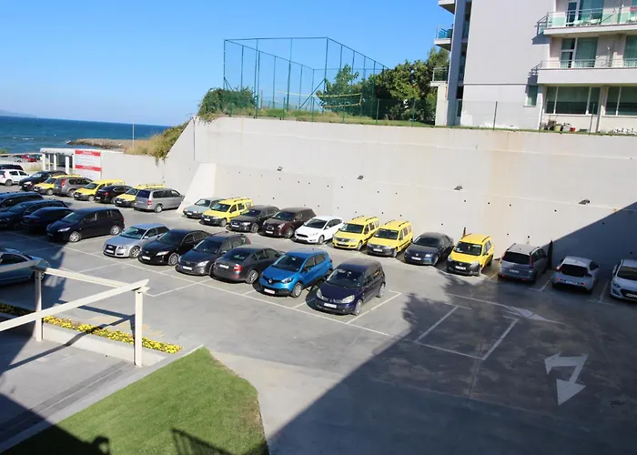 Paradiso 'в' 201 One Bedroom *