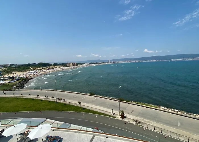 Paradiso 'в' 201 One Bedroom アパート