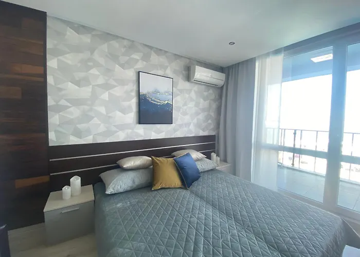 Paradiso 'в' 201 One Bedroom アパート